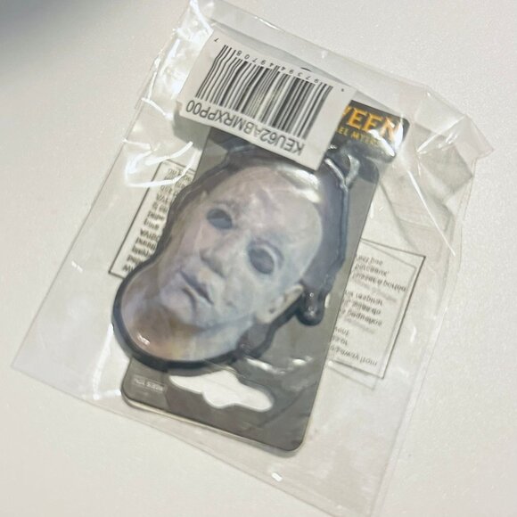 Halloween: The Curse of Michael Myers Keychain - Picture 5 of 6